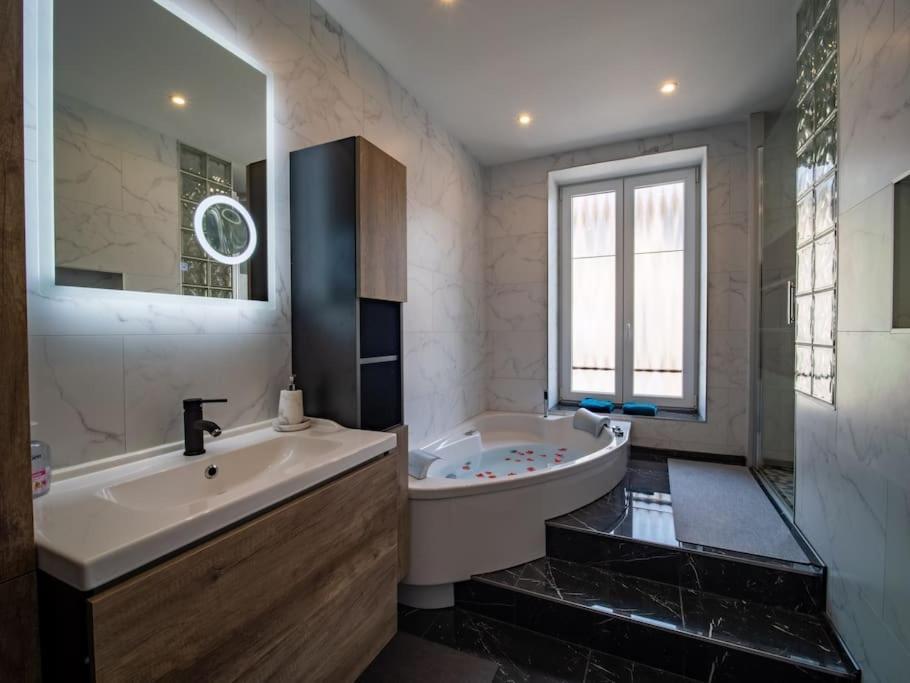 Mega Jeanne D'Arc Billard Baby Foot Logements Insolites Nancy Luaran gambar